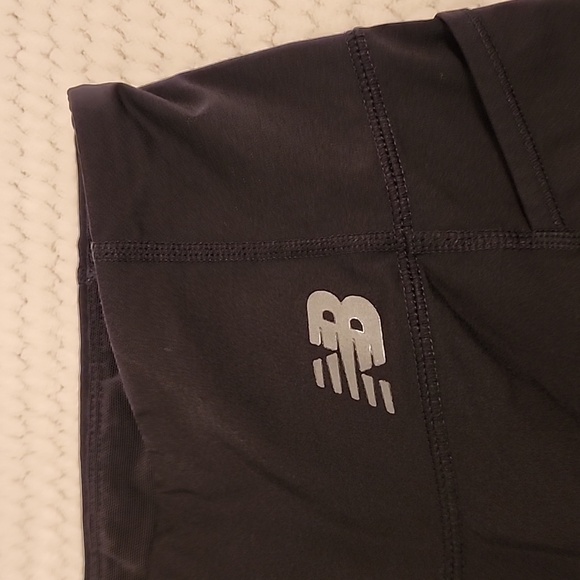 New Balance Performance Stretch Capri Fitted Biker Shorts Girls Size M -L No Tag - Picture 3 of 8